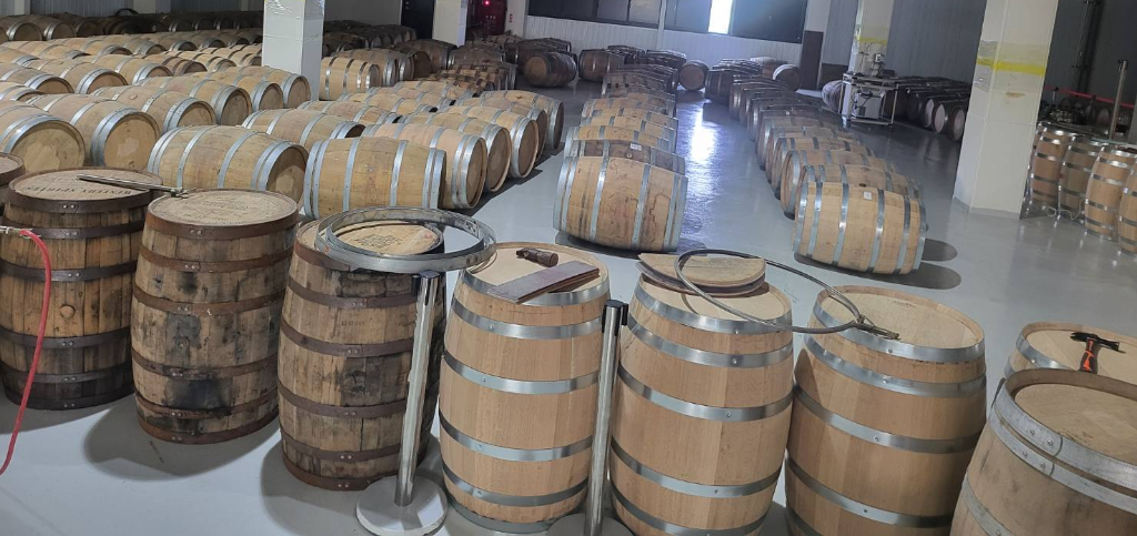 龐尼維爾橡木桶熟成酒窖